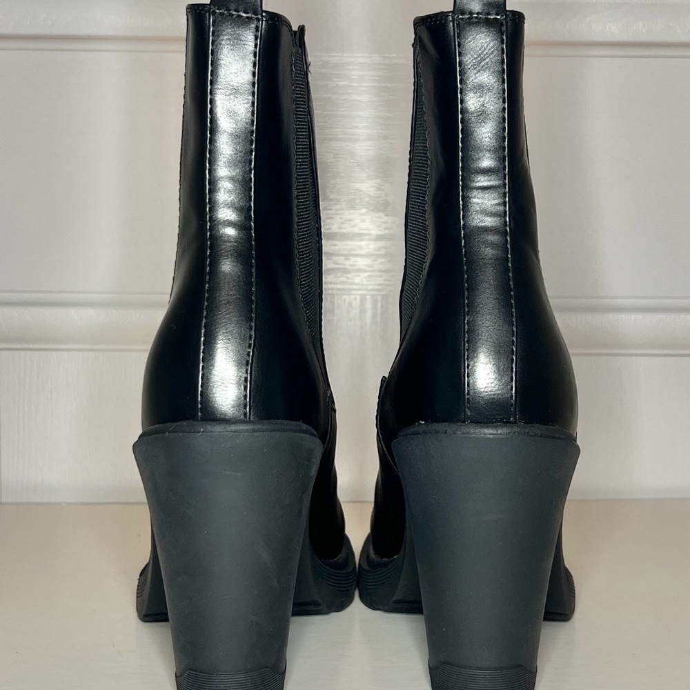 Nine West Ream High Heeled Chelsea Bootie Black Size 10 - Picture 6 of 8